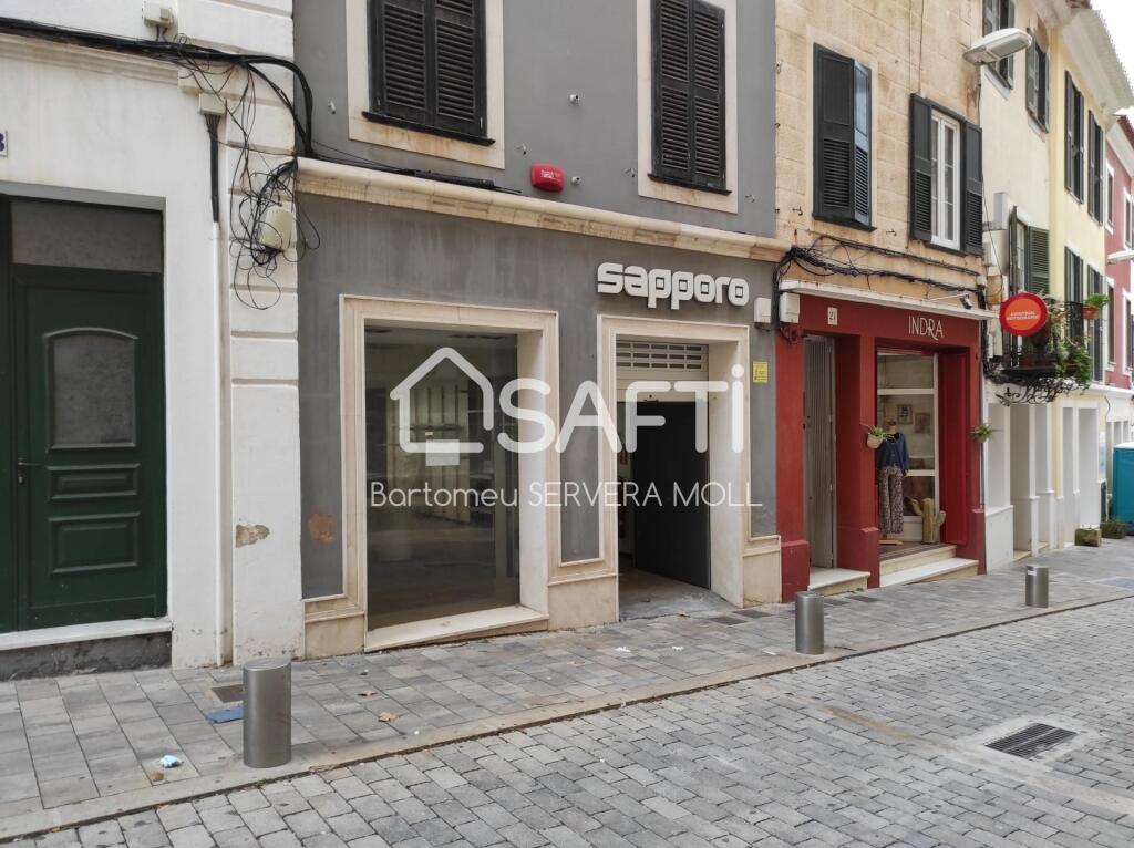 Imagen 1 de EDIFICIO COMERCIAL EN EL CENTRO COMERCIAL DE MAÓ-MENORCA.