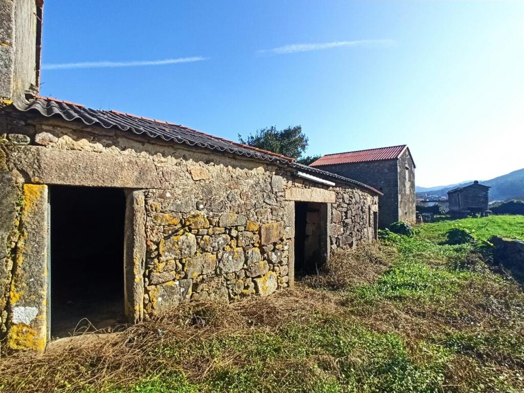 Imagen 3 de Edificaciones para restaurar en el lugar de A Grixa.