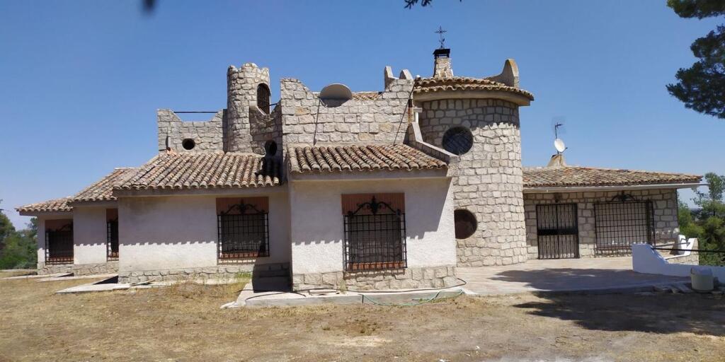 Imagen 2 de Chalet  independiente situado en los Cigarrales de Toledo