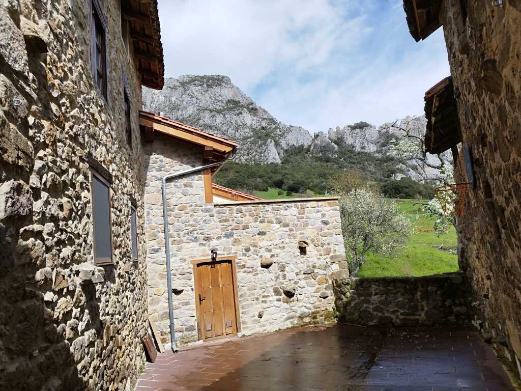 Imagen 2 de Casa de pueblo en Venta en Cillorigo De Liebana Cantabria