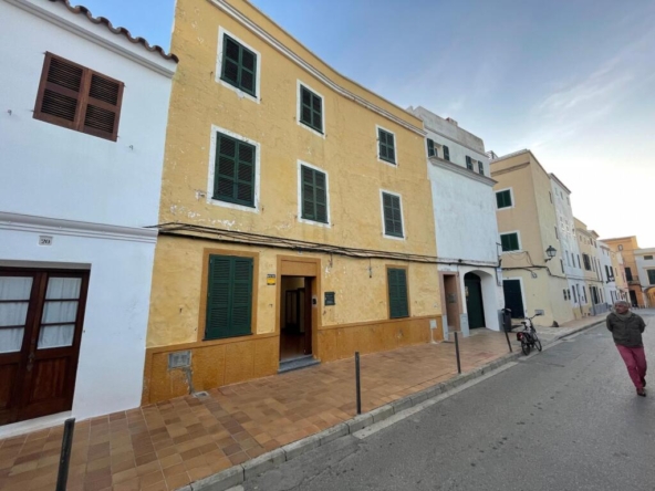 Imagen 1 de Gran casa ubicada en casco antiguo de Ciutadella de Menorca.