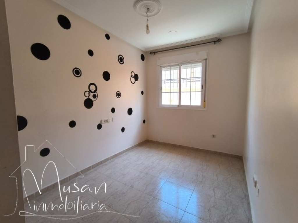 Imagen 3 de Piso en Venta en Viator Almería