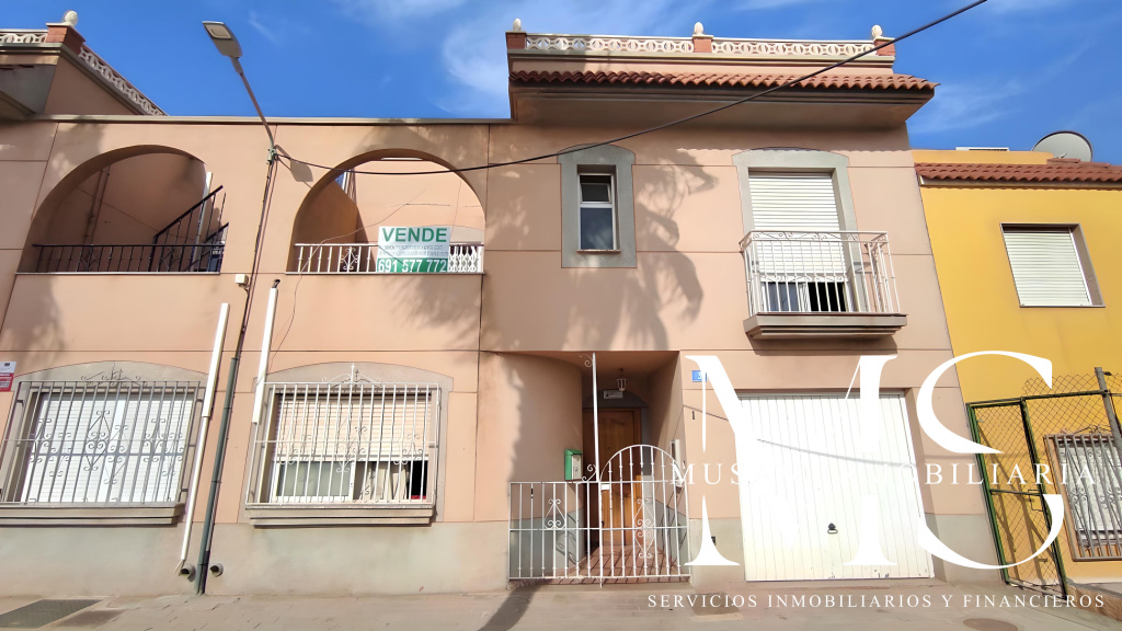 Imagen 1 de Adosada en Venta en Viator Almería