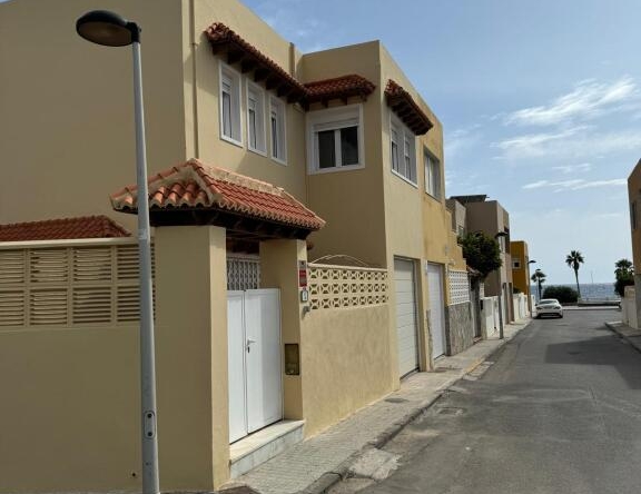 Imagen 1 de Casa-Chalet en Alquiler en Almería Almería