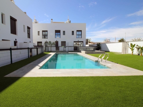 Imagen 1 de Casa de pueblo en Venta en Pilar De La Horadada Alicante