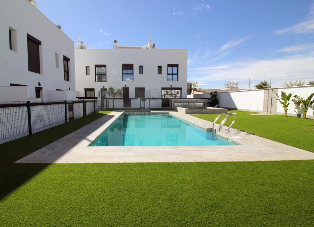 Imagen 1 de Casa de pueblo en Venta en Pilar De La Horadada Alicante