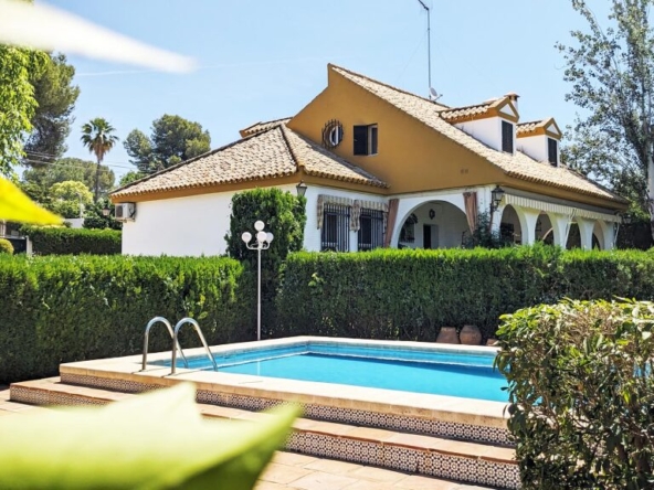 Imagen 1 de Casa-Chalet en Venta en Alcala De Guadaíra Sevilla