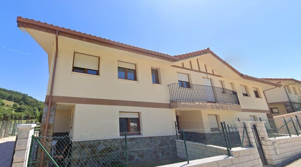 Imagen 2 de Chalet pareado a estrenar en Castro Urdiales.