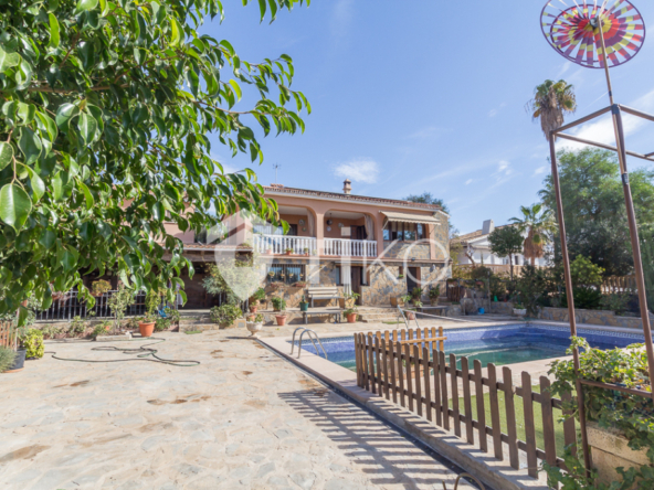 Imagen 1 de Chalet en venta de 558 m² Calle Pensamiento