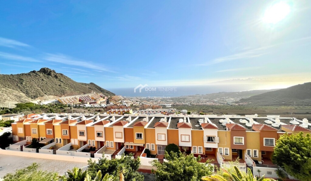 Imagen 1 de Casa de pueblo en Venta en Adeje Santa Cruz de Tenerife