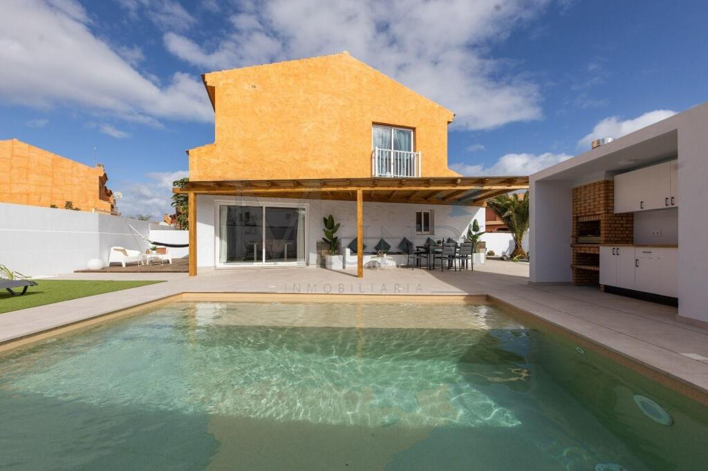 Imagen 3 de Chalet adosado de lujo en venta en Corralejo