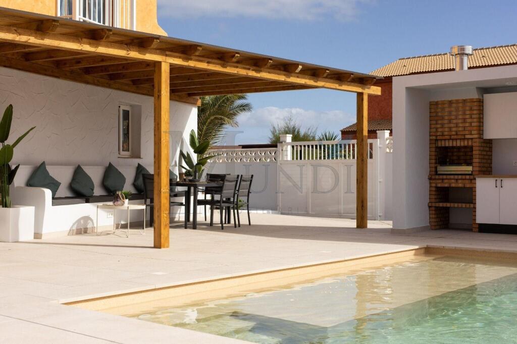 Imagen 1 de Chalet adosado de lujo en venta en Corralejo