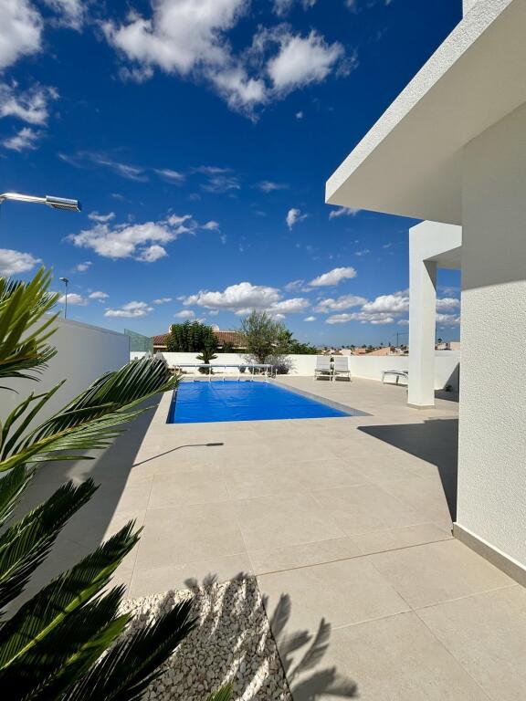 Imagen 4 de Casa-Chalet en Venta en Benijofar Alicante