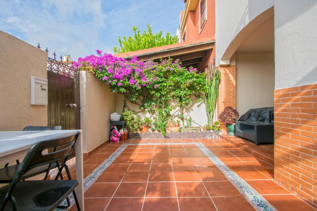 Imagen 3 de Preciosa vivienda adosada en Castilleja de La Cuesta junto Avenida Antonio de Mairena!!!