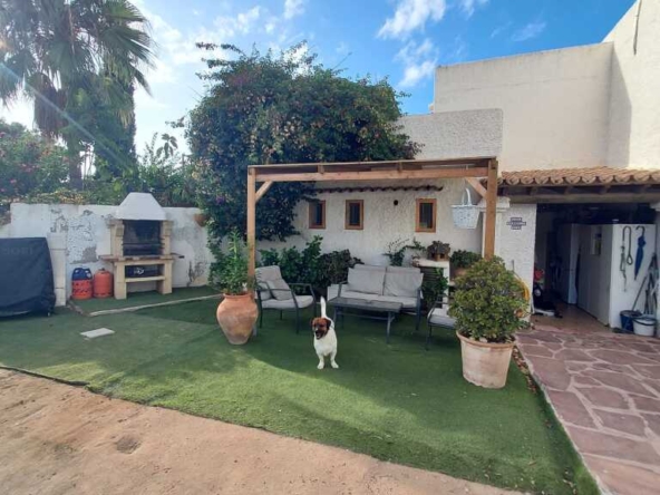 Imagen 1 de Adosada en Venta en Cala Tarida Baleares