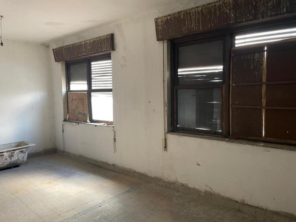 Imagen 3 de Piso a reformar de 165 m². Torrelavega . Cantabria