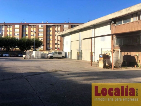 Imagen 1 de Estupenda nave de dos niveles en Torrelavega