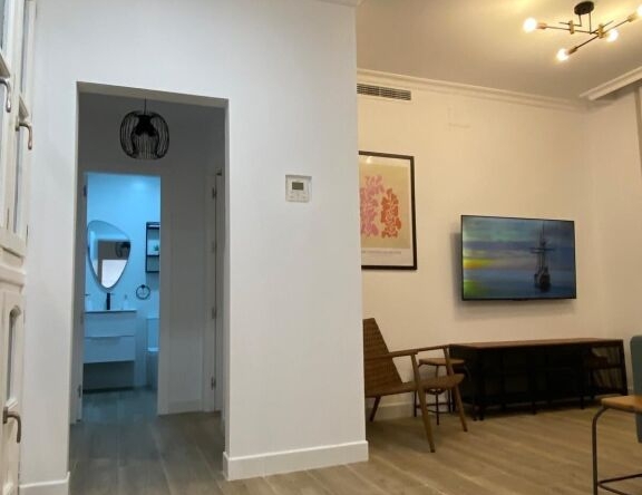 Imagen 1 de PRECIOSA VIVIENDA REFORMADA A ESCASOS METROS DE CALLE ANCHA