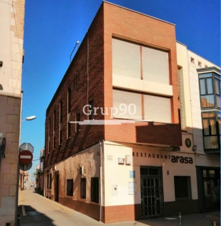 Imagen 1 de Hostal-Restaurante en la plaza del pueblo