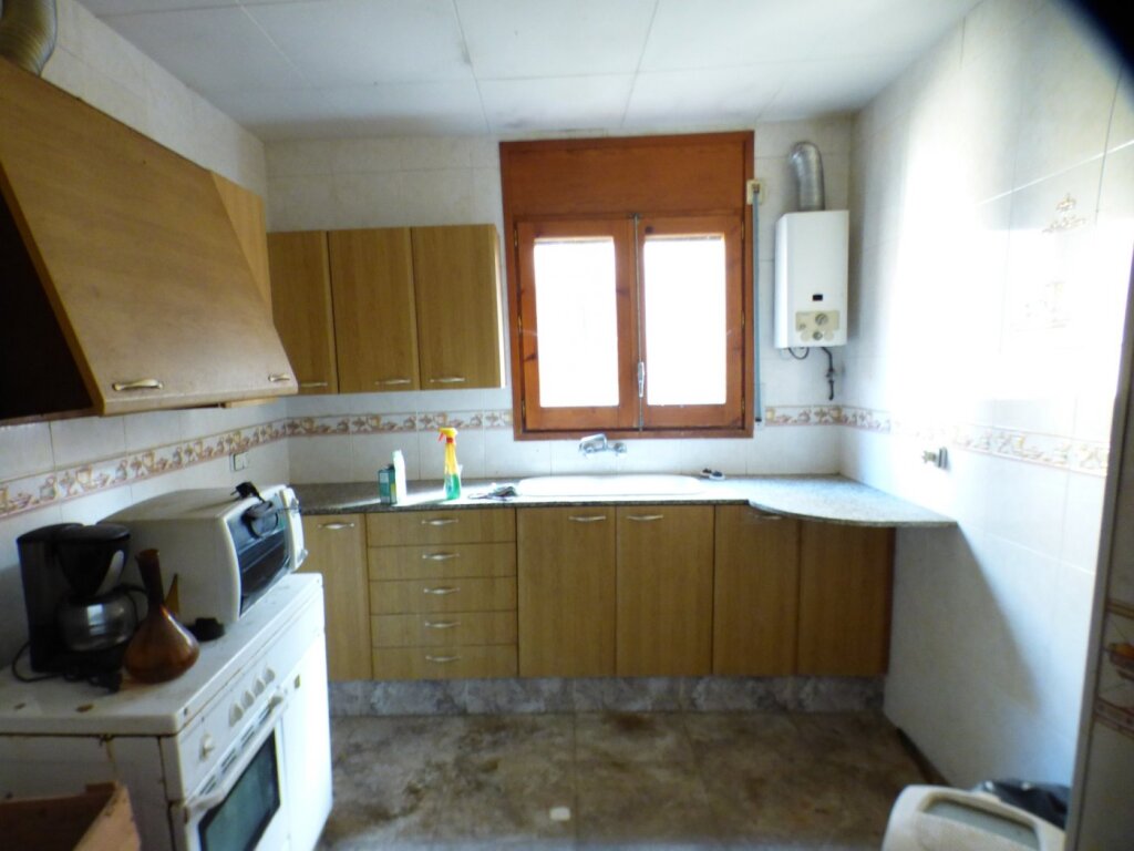 Imagen 2 de CASA EN VENTA PARA REFORMAR EN EL CENTRO DE NAVARCLES