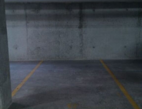 Imagen 4 de Parking coche en Venta en Vitoria Álava