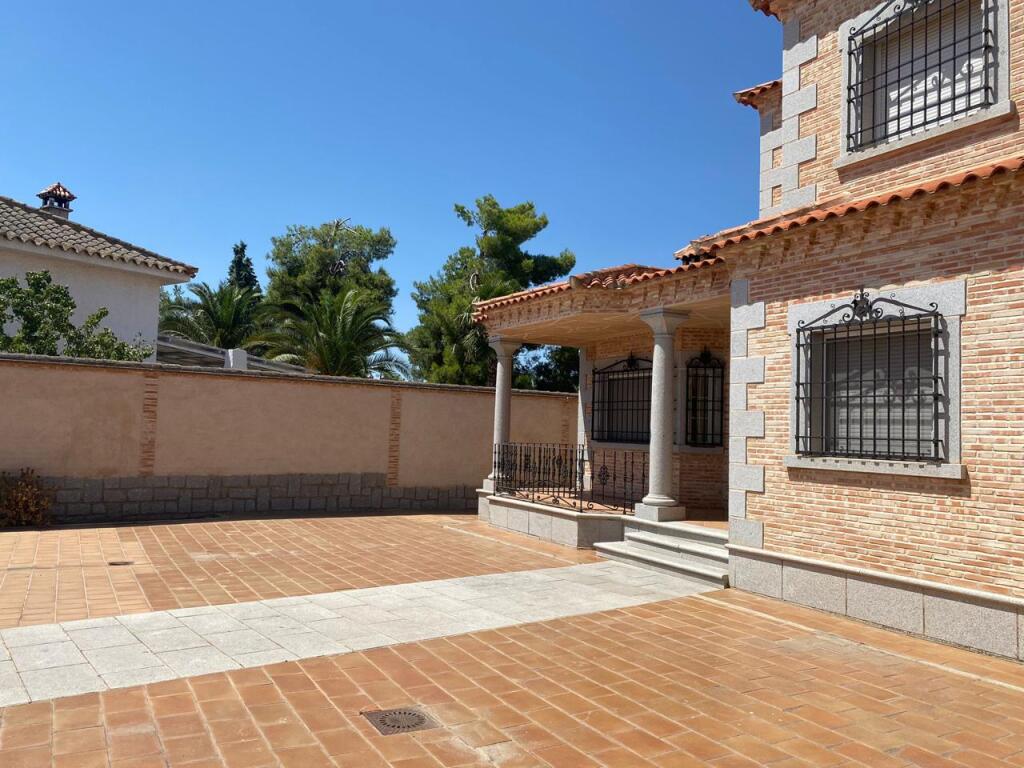 Imagen 2 de EXTRAORDINARIO Chalet en venta !!!!!