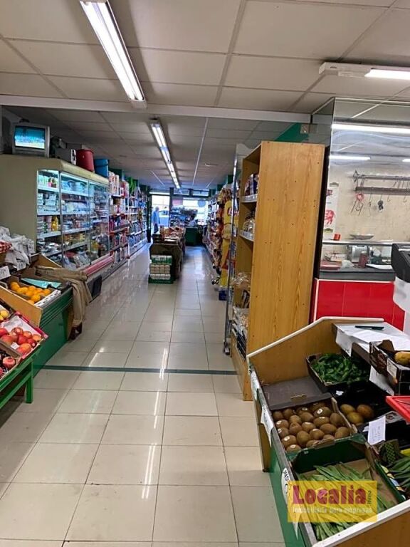 Imagen 3 de Mercado en céntrica vía de Santander