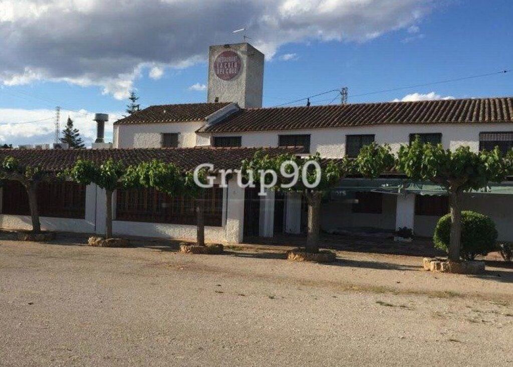 Imagen 2 de Restaurante masía ubicado a pie de carretera