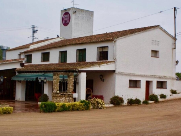 Imagen 1 de Restaurante masía ubicado a pie de carretera