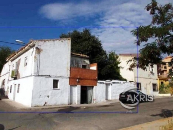 Imagen 1 de Estupendo terreno urbano en Toledo con edificaciones en su interior