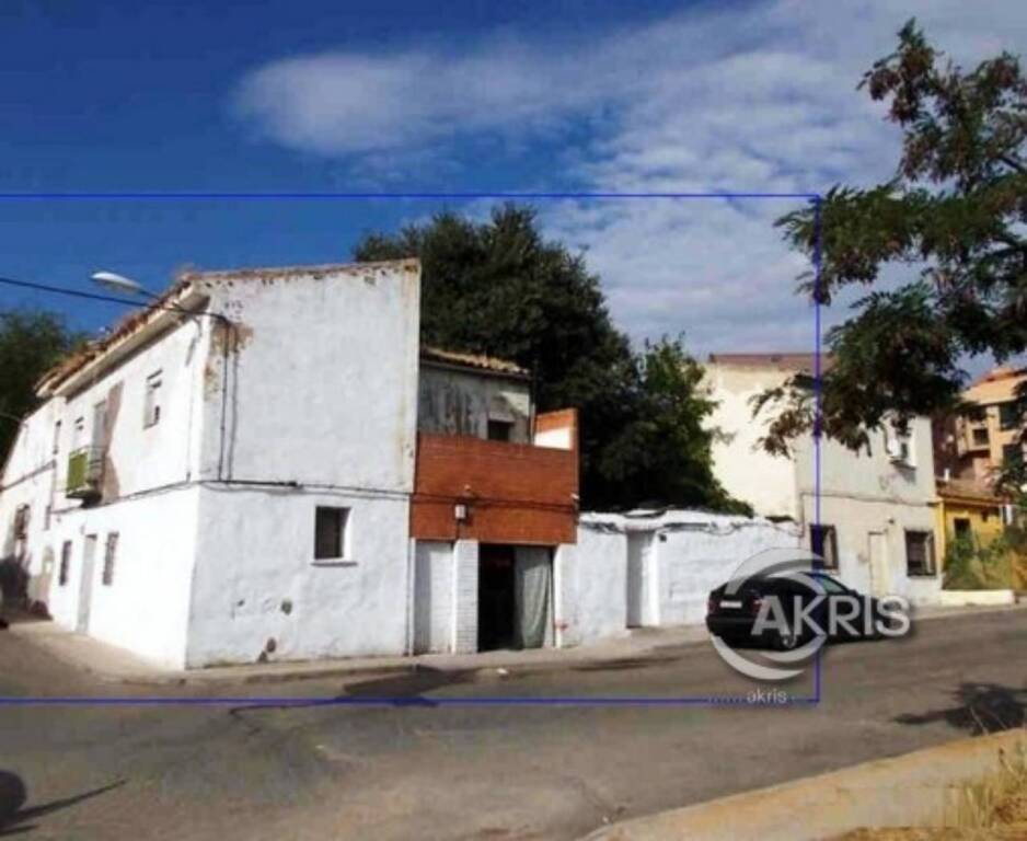 Imagen 1 de Estupendo terreno urbano en Toledo con edificaciones en su interior