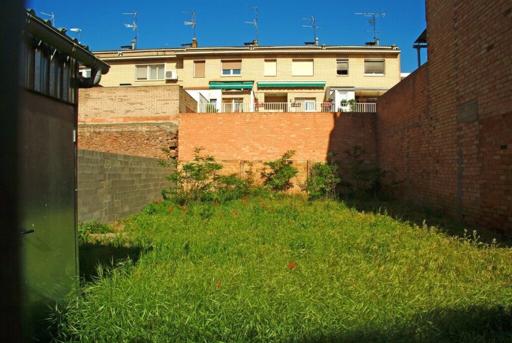 Imagen 1 de TERRENO EDIFICABLE EN EL CENTRO DE SANT JOAN DE VILATORRADA