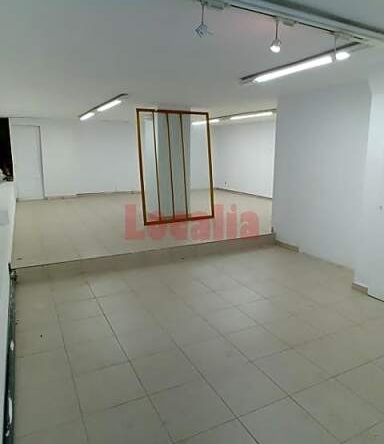 Imagen 1 de Amplio Local comercial en Santander