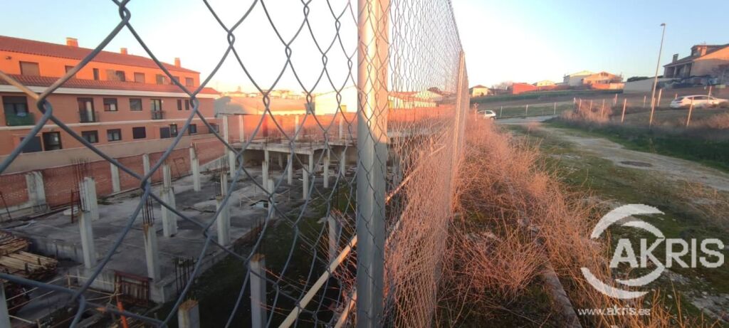 Imagen 3 de EDIFICIO EN CONSTRUCCIÓN EN RECAS