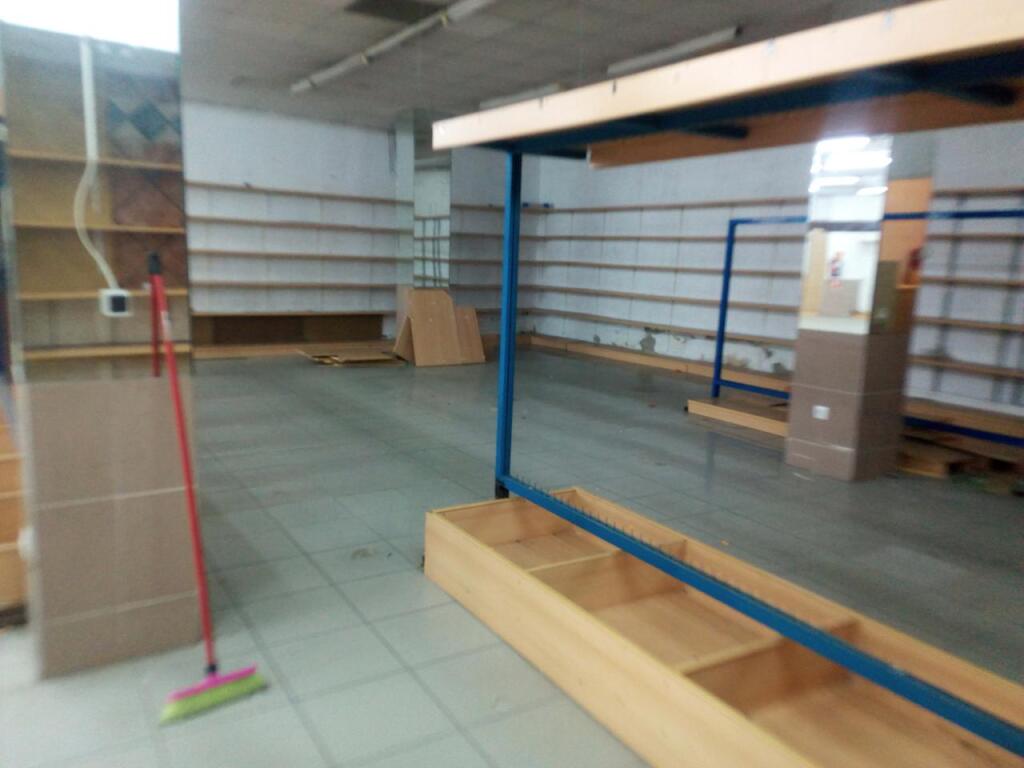 Imagen 4 de Local en alquiler en Torrelavega de 410 m2