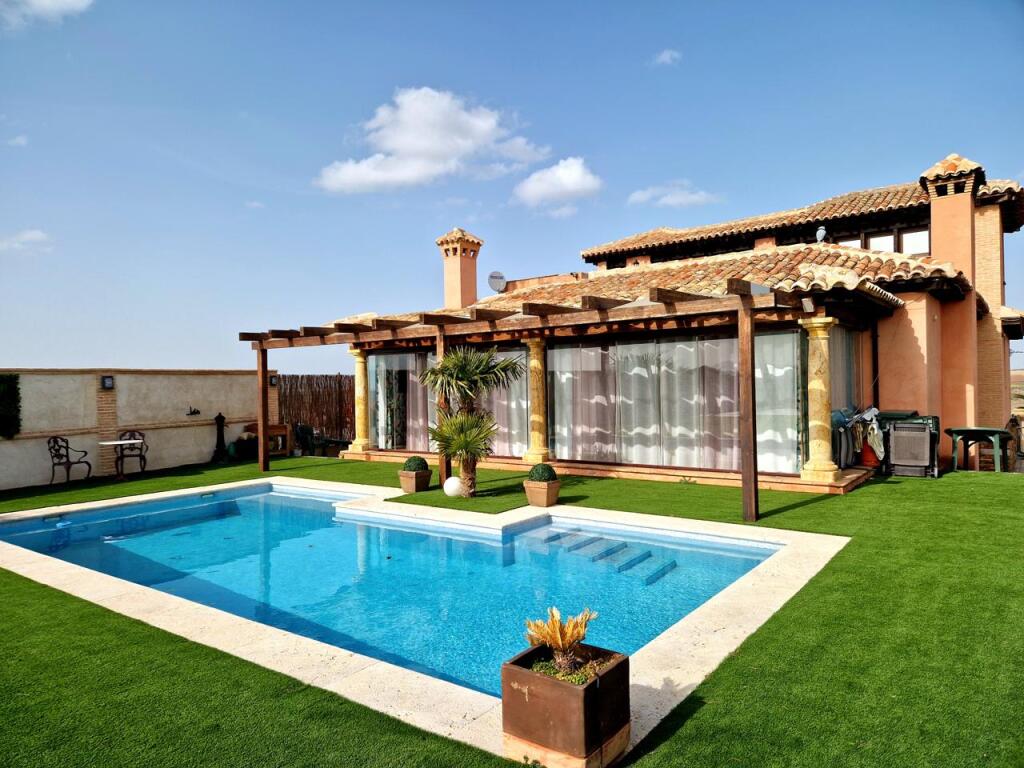 Imagen 1 de ¡VIVIENDA ÚNICA Y EXCLUSIVA EN LAYOS GOLF!