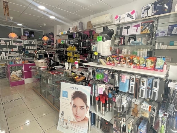 Imagen 1 de EN VENTA LOCAL + TRASPASO DE NEGOCIO DE CLINICA MEDICO-ESTÉTICA EN CALLE CASABLANCA