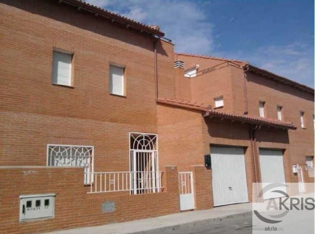 Imagen 2 de Casa / Chalet en venta en Chozas de Canales de 189 m2