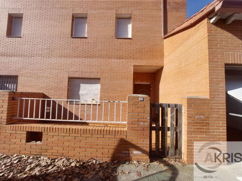 Imagen 1 de Casa / Chalet en venta en Chozas de Canales de 189 m2