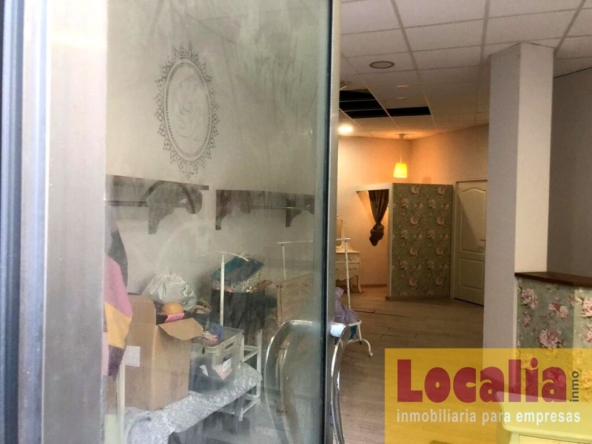 Imagen 1 de Local comercial en alquiler en Torrelavega.