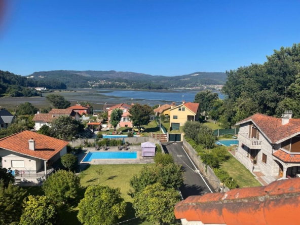 Imagen 1 de Casa-Chalet en Venta en Vilaboa Pontevedra