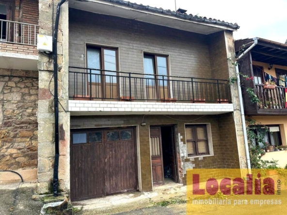 Imagen 1 de Chalet con terreno para reformar en Oruña.