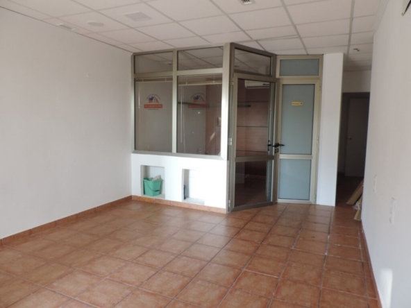 Imagen 1 de Local comercial muy bien ubicado en Aguadulce Almeria zona Centro sur