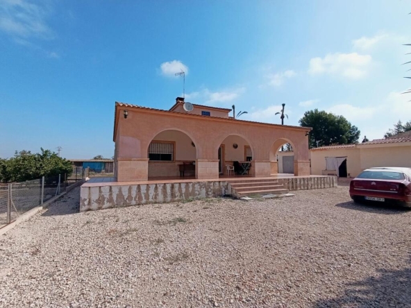 Imagen 1 de Chalet en Elche pedanias zona Derramador con amplio terreno y casa de invitados