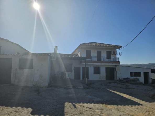 Imagen 1 de Encantador Cortijo Rústico en Ronda con Amplia Parcela