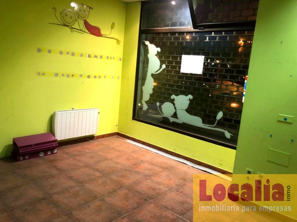 Imagen 1 de Local céntrico de 140 m² en alquiler. Torrelavega