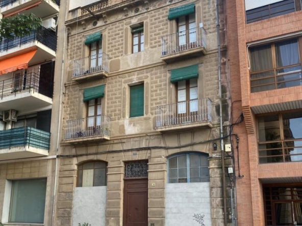 Imagen 1 de Edificio en el centro de Tortosa