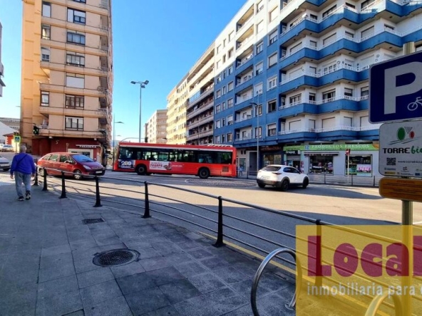 Imagen 1 de Local con excelente ubicación en Torrelavega