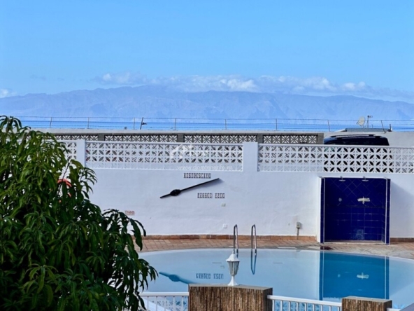 Imagen 1 de Casa de pueblo en Venta en Guia De Isora Santa Cruz de Tenerife