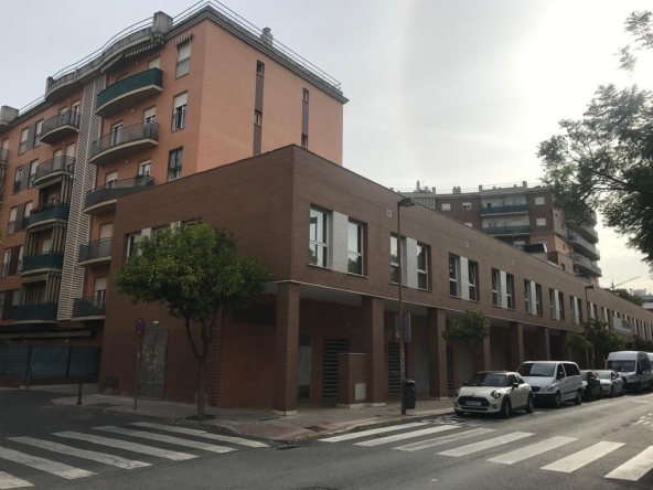 Imagen 1 de Plaza de garaje en plena Avenida de las Ciencias!!